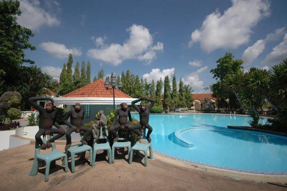 Lopburi Inn Hotel Екстериор снимка