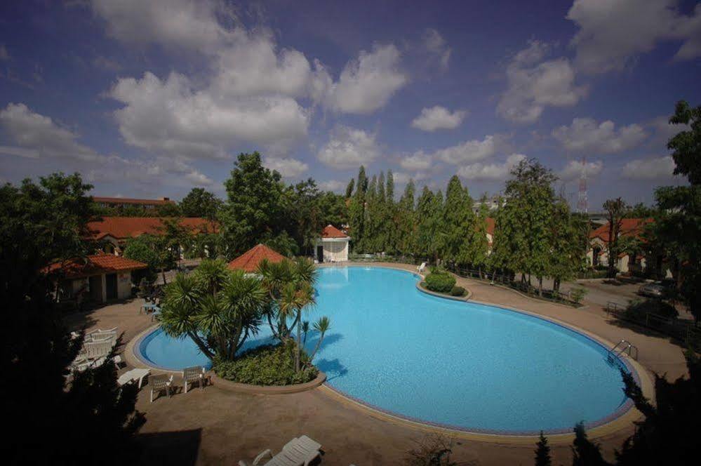 Lopburi Inn Hotel Екстериор снимка